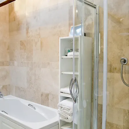 Haddocks Nook * Aldwark (North Yorkshire)